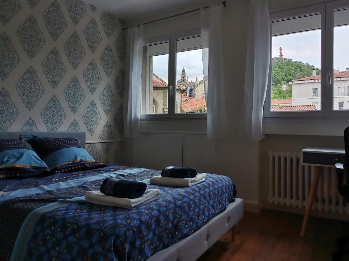 Velay cocon appartement 4 chambres avec vue sur les monuments Le Puy-en-Velay Extérieur photo